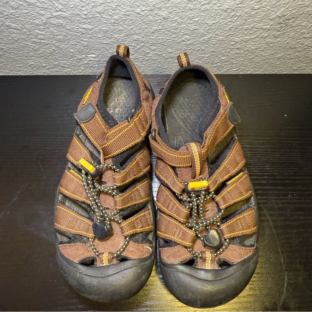 Keen Newport H2 Boys Size 3 Youth Brown Orange Outdoor Waterproof Hiking Sandals